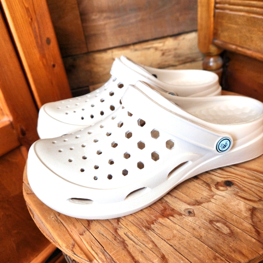 JOYBEES CROCS-NWT SIZE 8- TAN Summer Beach Comfort Y2K Grunge 90's Minimalist